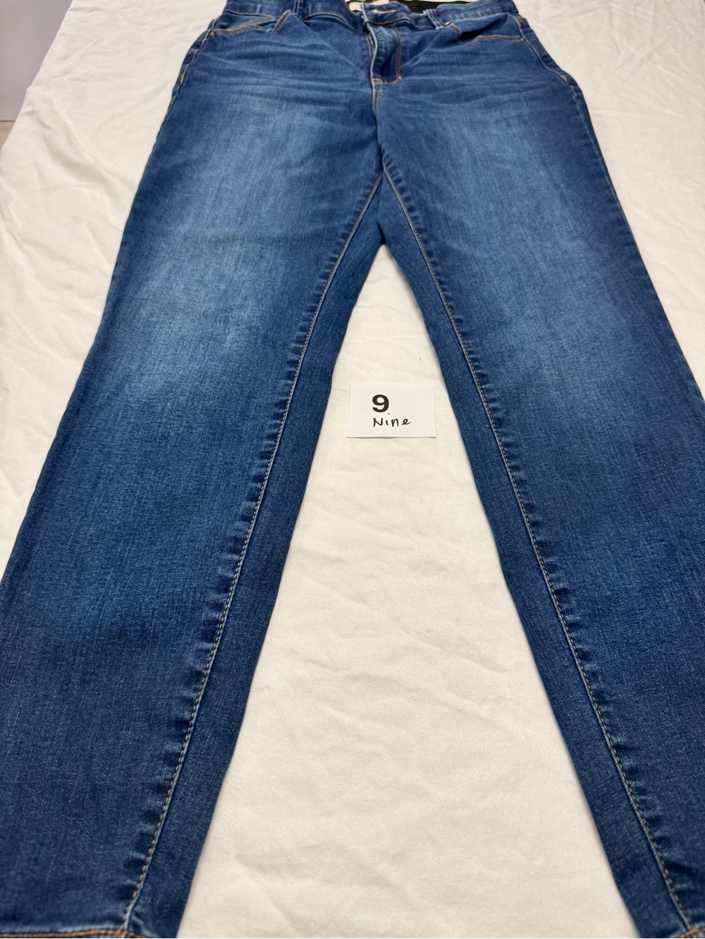 Classic Women's Blue Denim Jegging - Mid Wash
